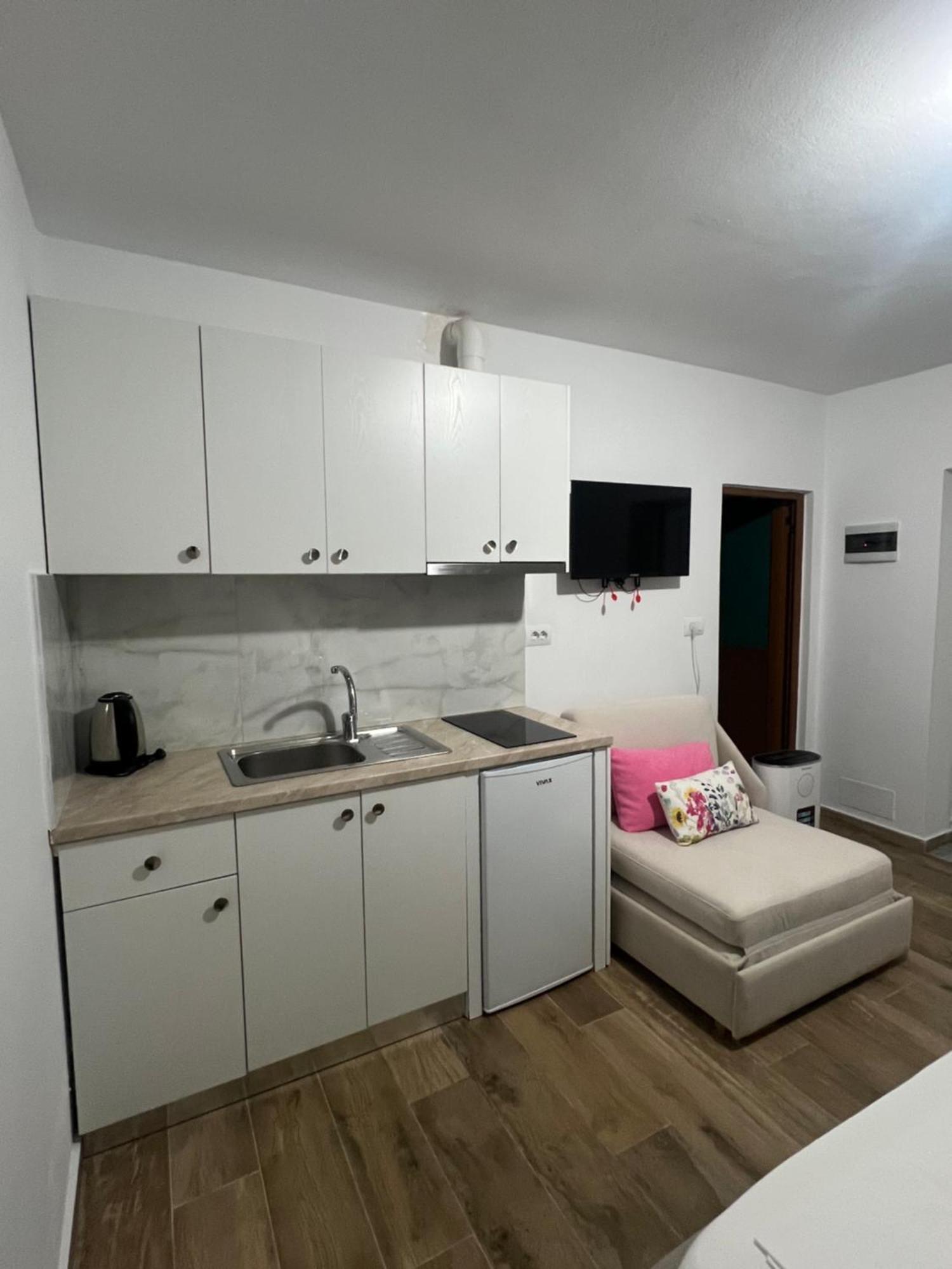 House Pollo Hotel Ksamil Bagian luar foto